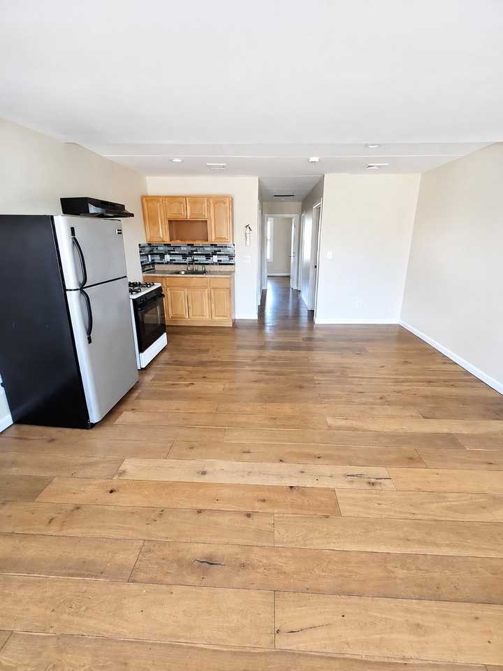 70 Main St #3 - Photo 5 of 7
