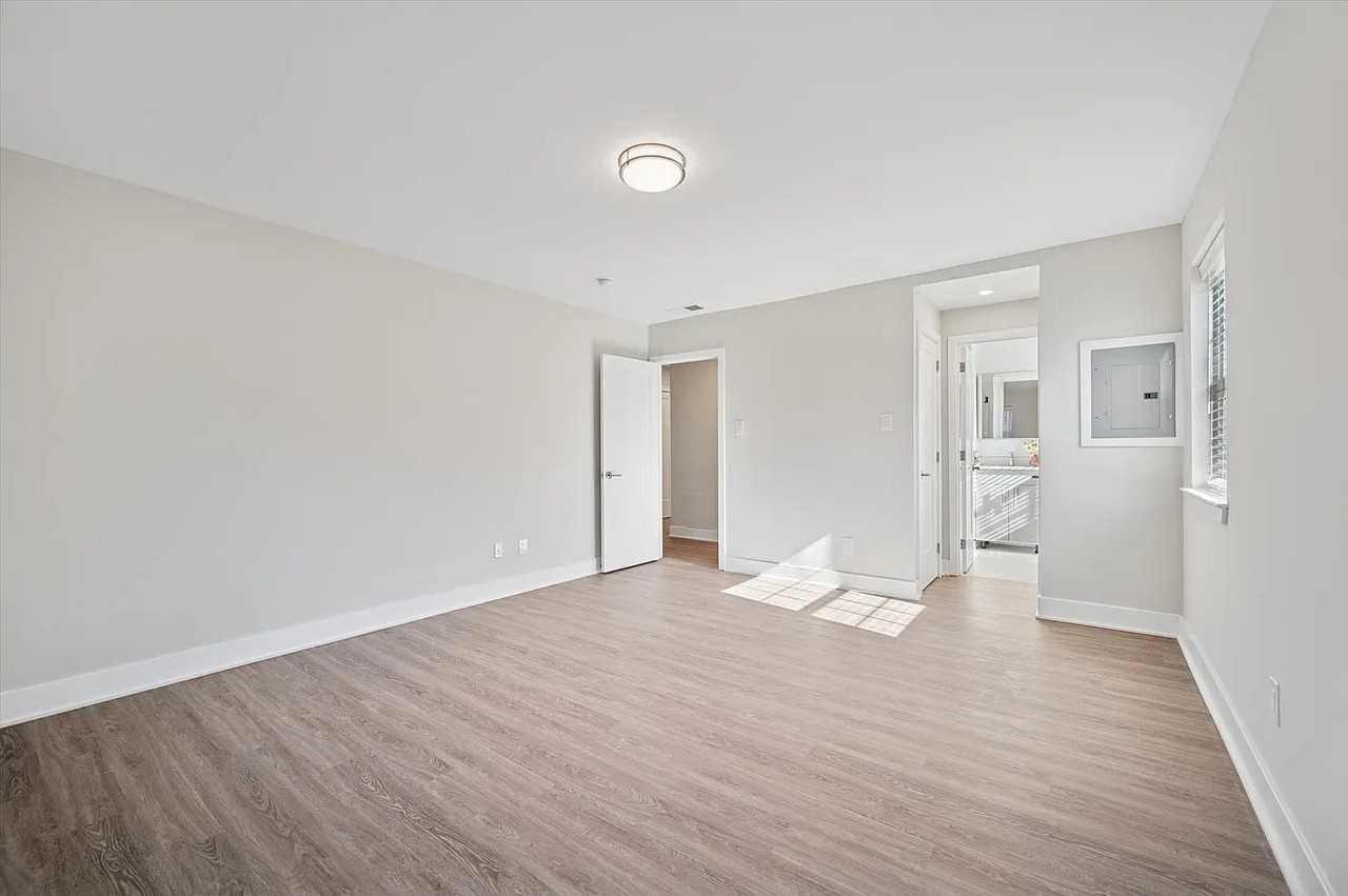 22 Haws Ln - Photo 3 of 15