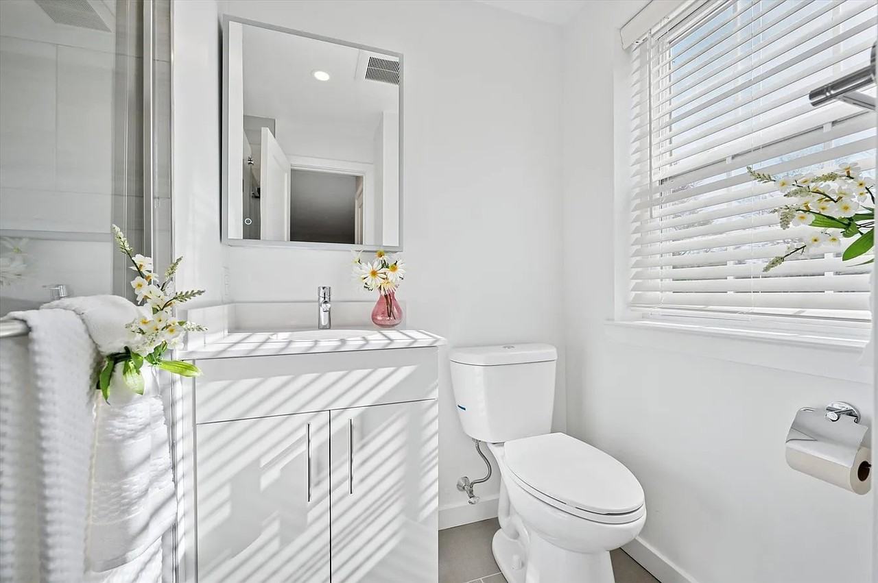 22 Haws Ln - Photo 4 of 15