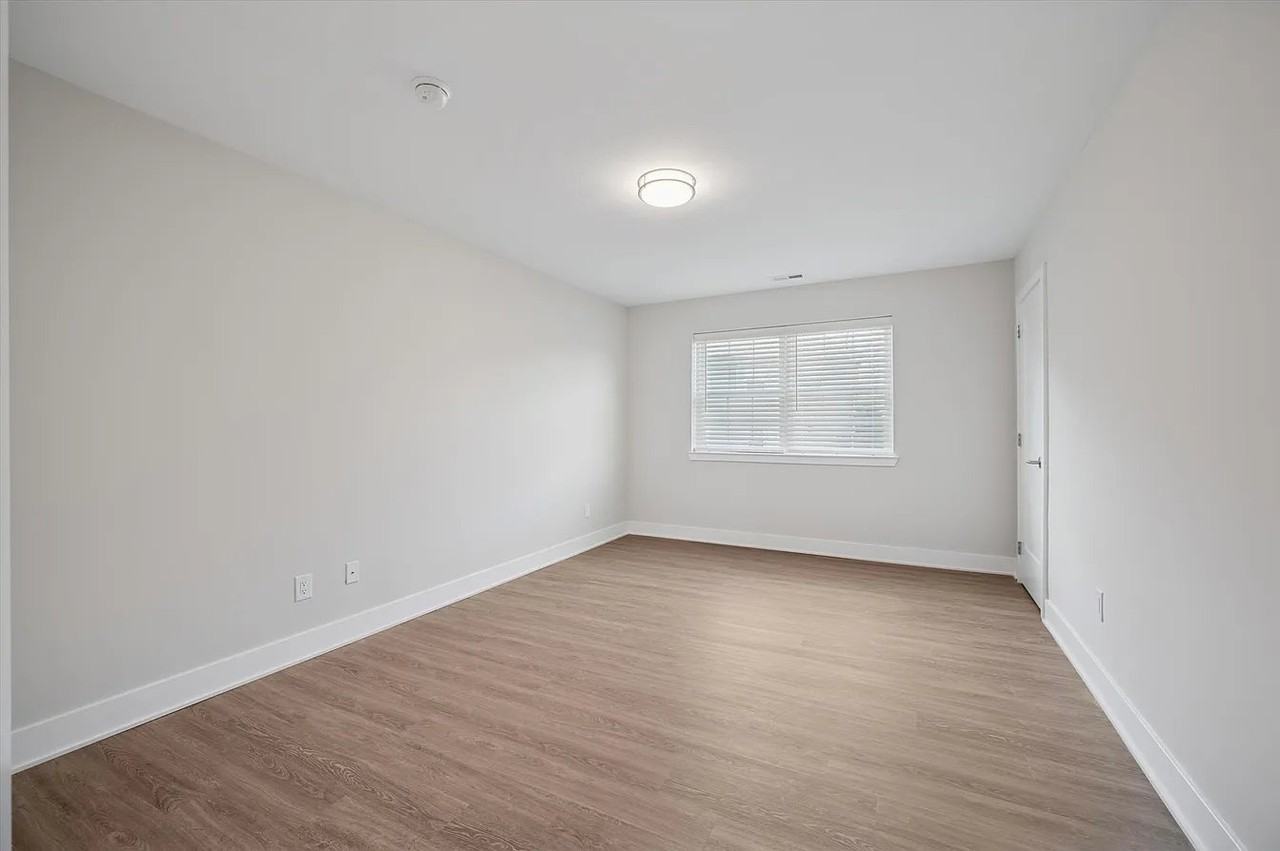 22 Haws Ln - Photo 5 of 15