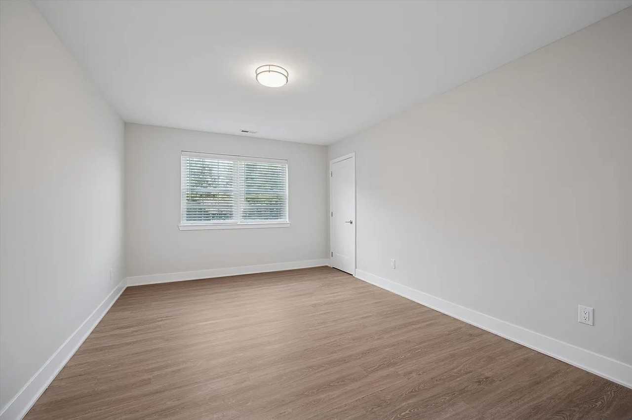 22 Haws Ln - Photo 7 of 15
