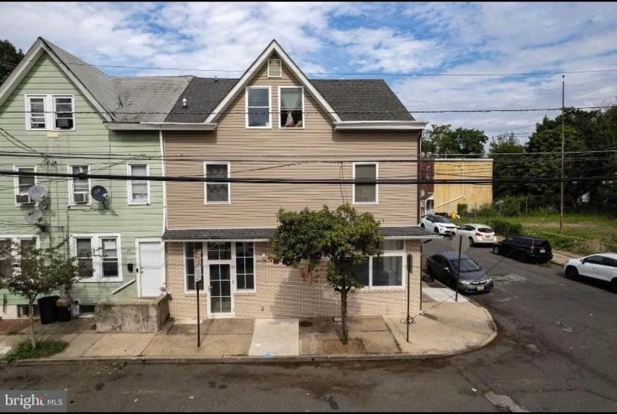 80 Jersey St #80-82 - Photo 2 of 14
