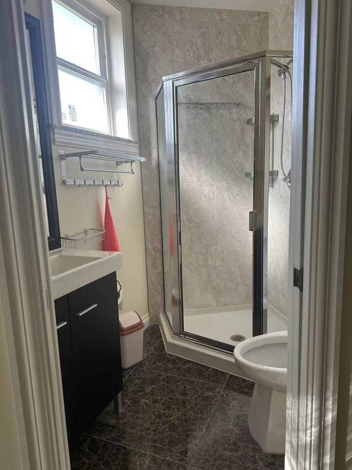 5000 Burke Street - Photo 7 of 8