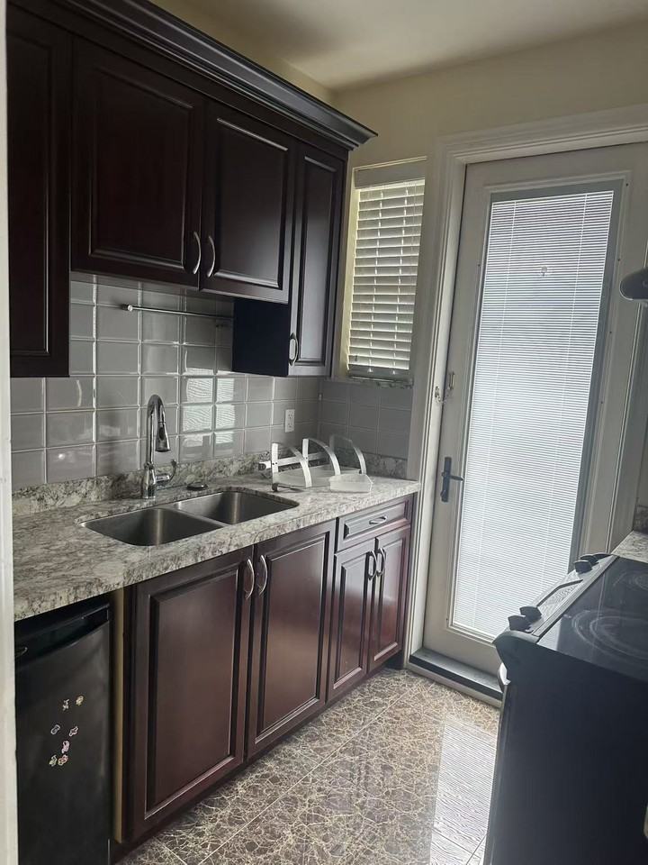5000 Burke Street - Photo 3 of 8