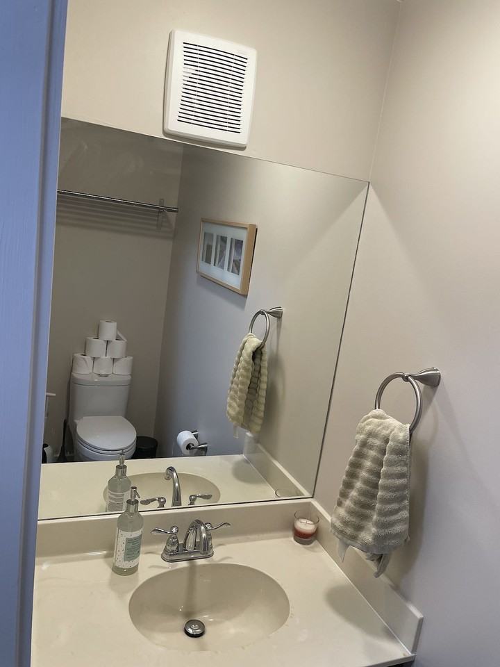 224 -224 Coachway Lane Sw - Photo 4 of 24