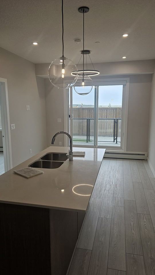 63 - 63 Corner Glen Crois. Ne - Photo 2 of 11