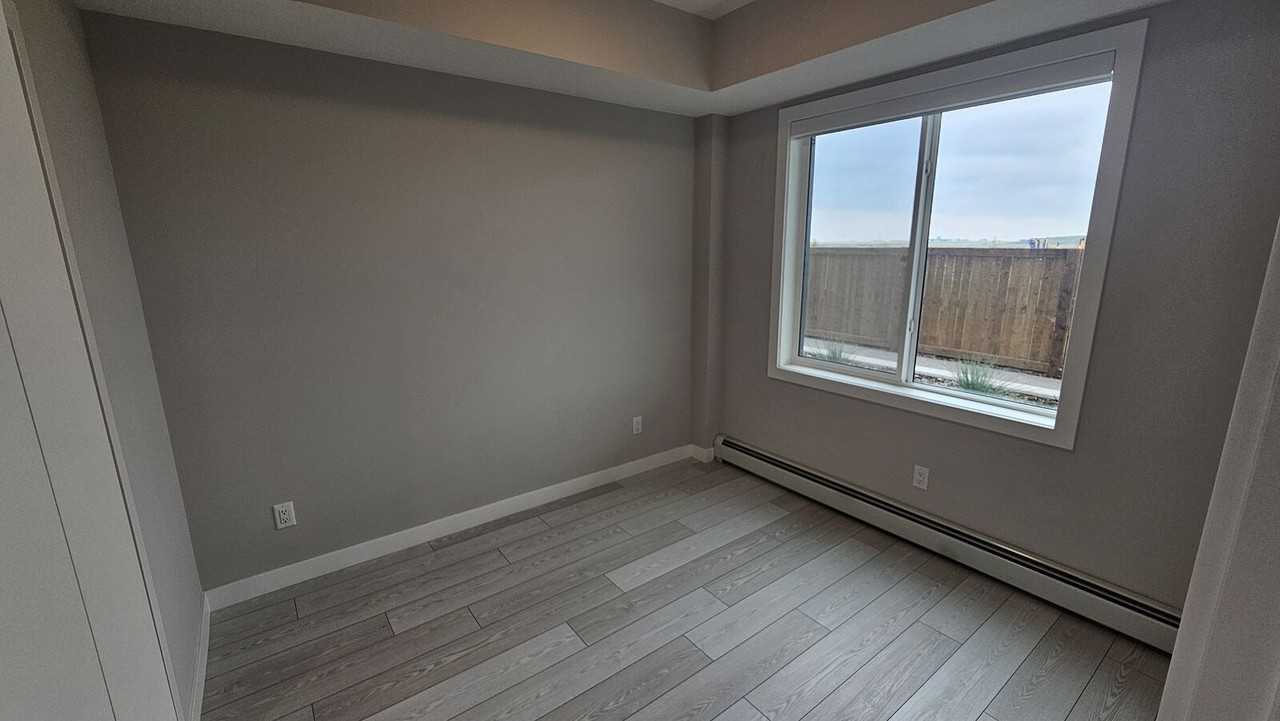 63 - 63 Corner Glen Crois. Ne - Photo 5 of 11