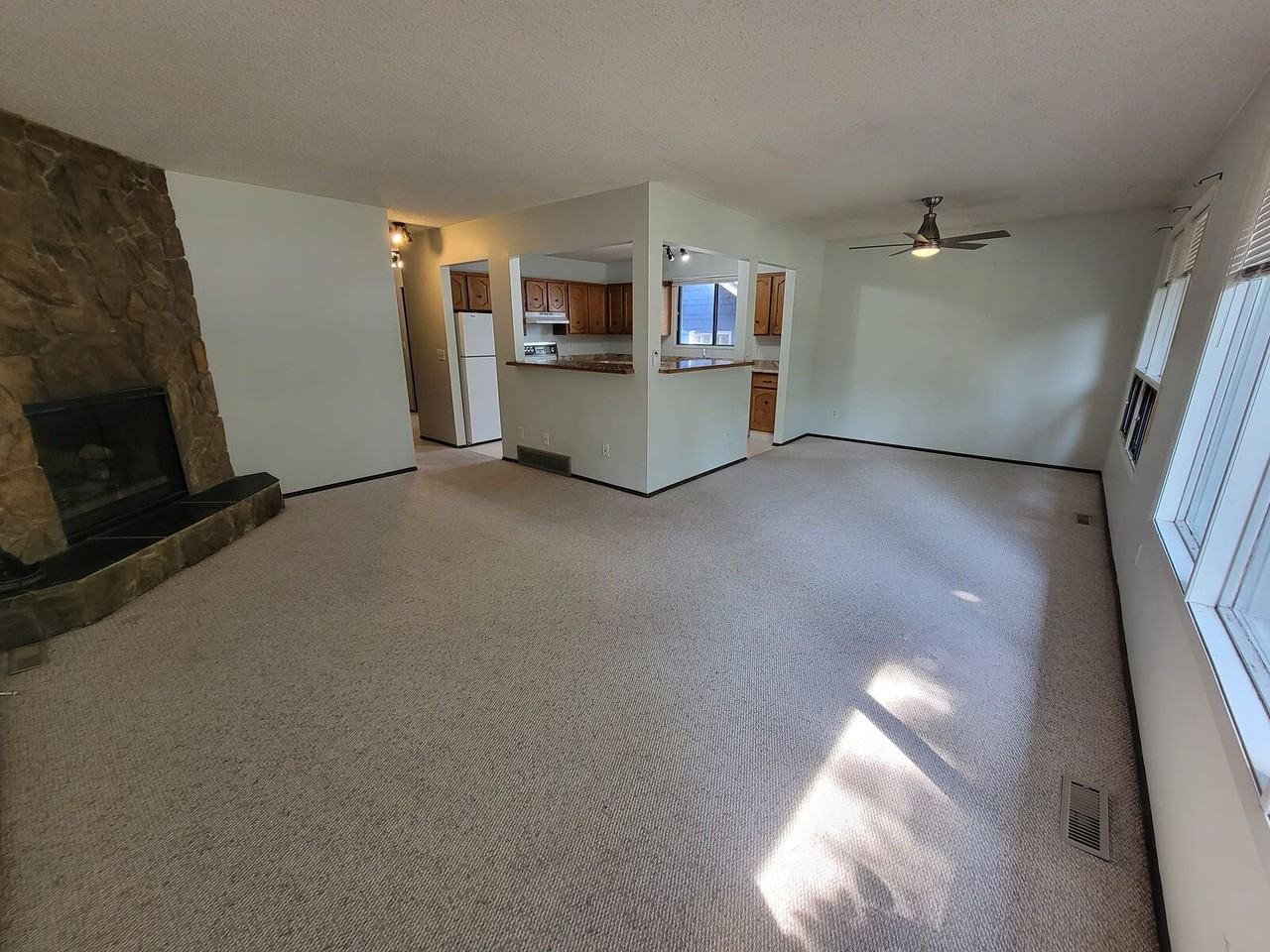 612 13 Ave Ne - Photo 2 of 10