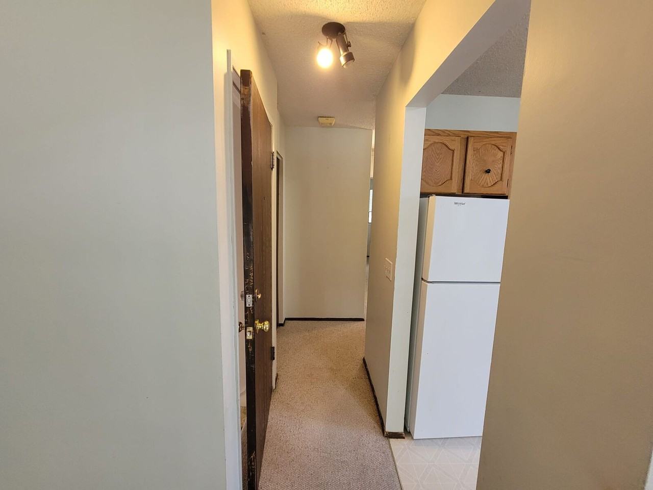 612 13 Ave Ne - Photo 5 of 10