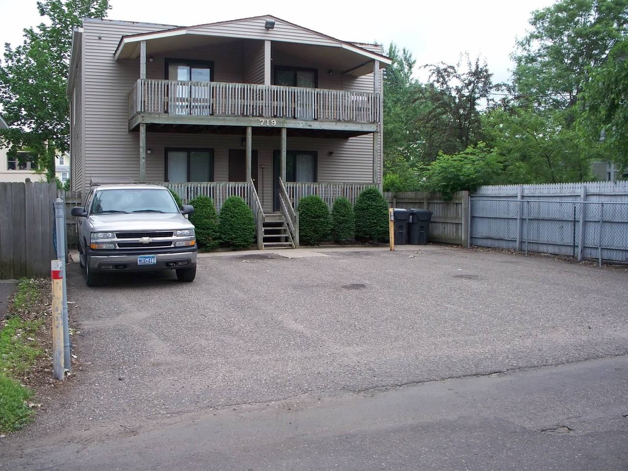 719 Hague Ave #X - Photo 2 of 9