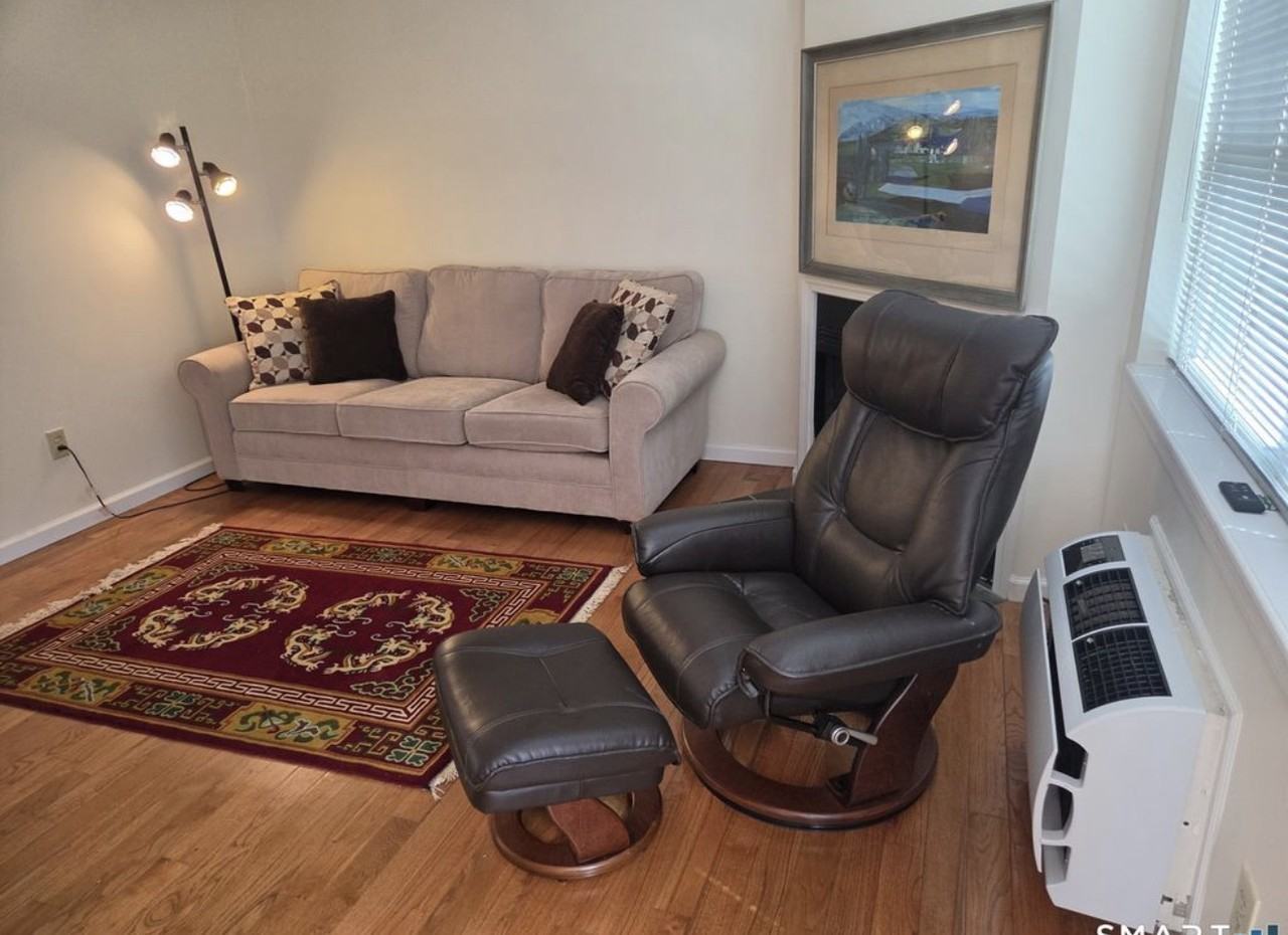 37 Crystal Ln #D - Photo 2 of 10