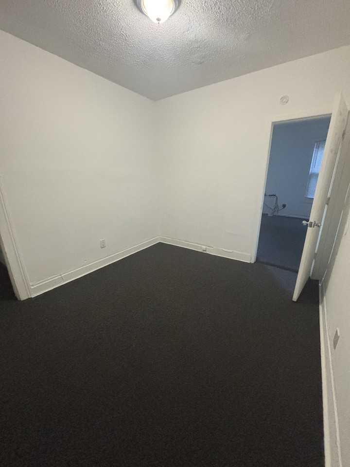 41 Hamilton St #2ndFL - Photo 2 of 4
