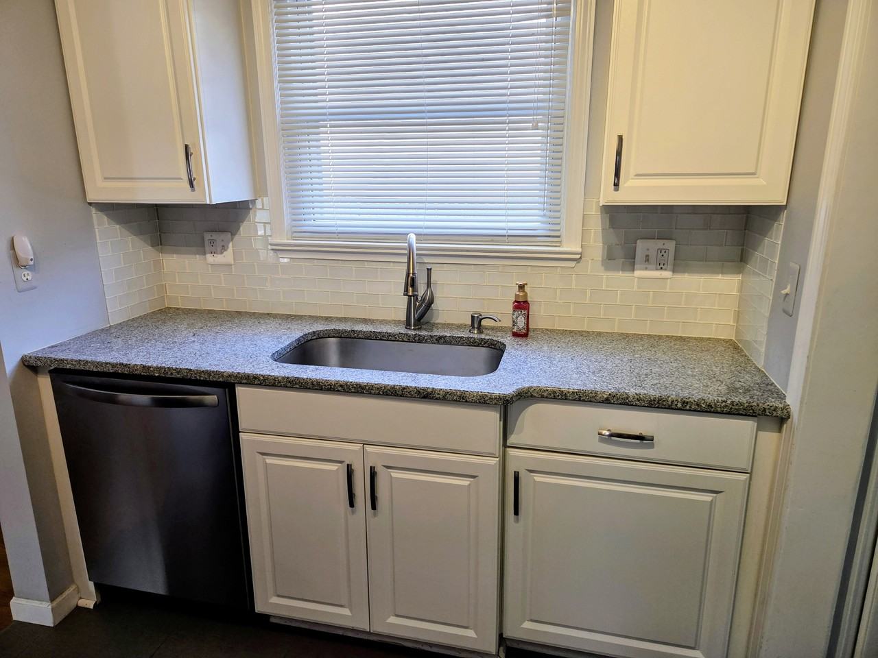 2215 E Lincoln Ave #NA - Photo 2 of 21