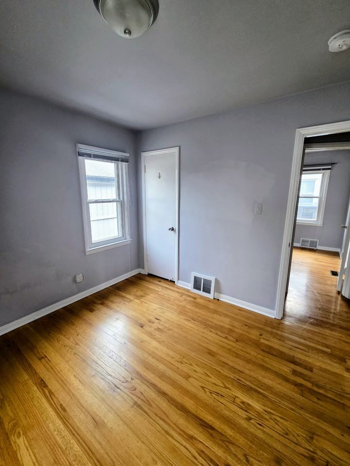 2215 E Lincoln Ave #NA - Photo 4 of 21