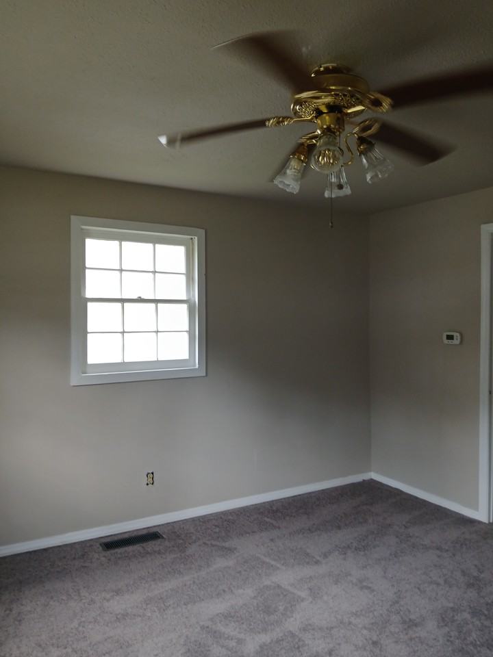367 Chatelaine Ave #NA - Photo 3 of 17