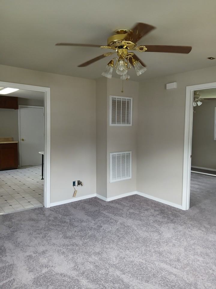 367 Chatelaine Ave #NA - Photo 4 of 17