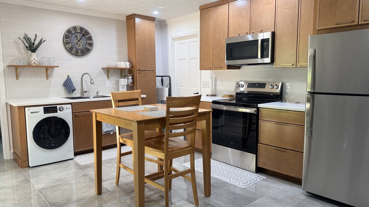 607 N Almond Dr - Photo 4 of 17