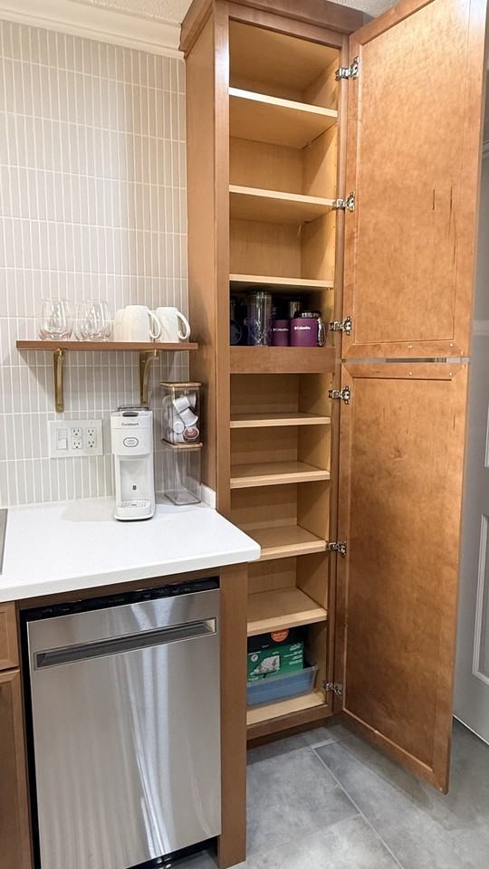 607 N Almond Dr - Photo 7 of 17