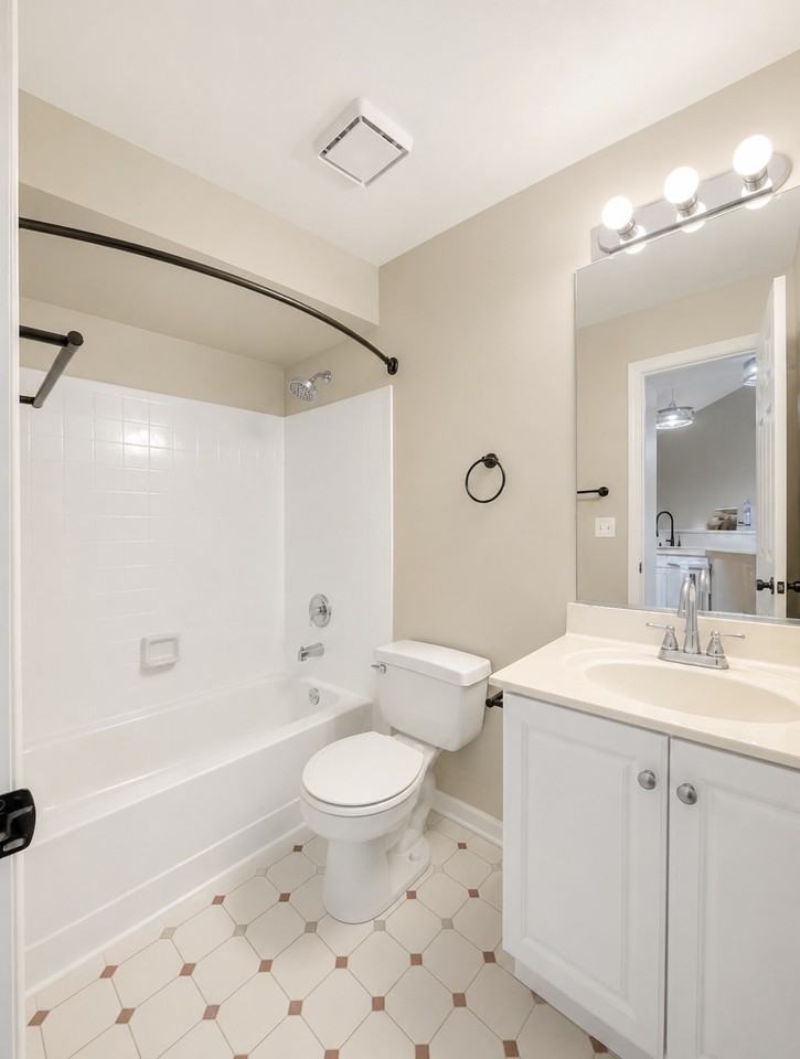 1620 Grove Ave #C - Photo 6 of 8