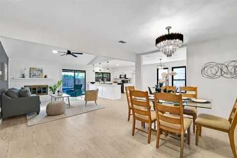 810 E Timberview Ln #NA - Photo 3 of 36