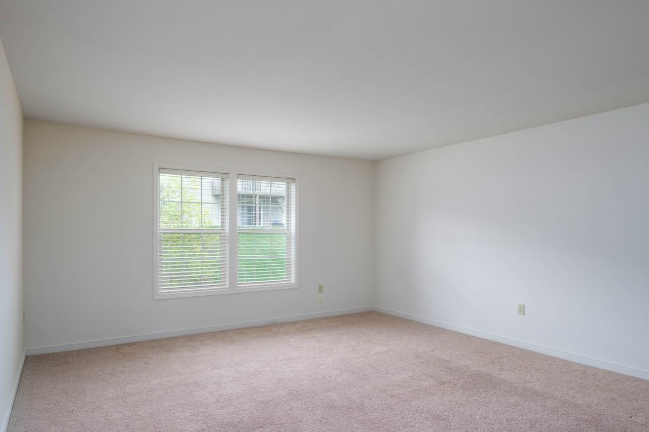 110 Clapton Ct - Photo 2 of 16