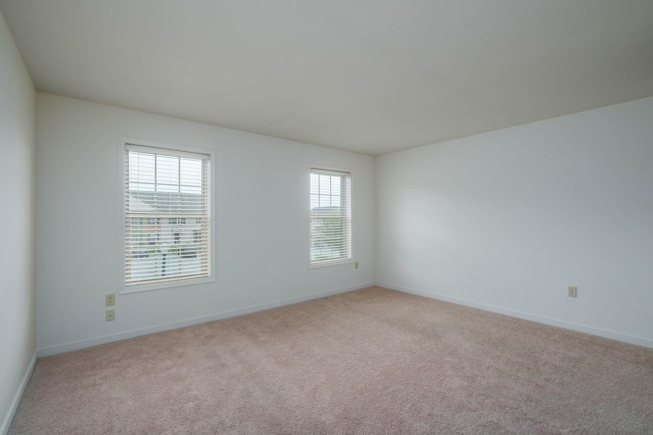 110 Clapton Ct - Photo 5 of 16