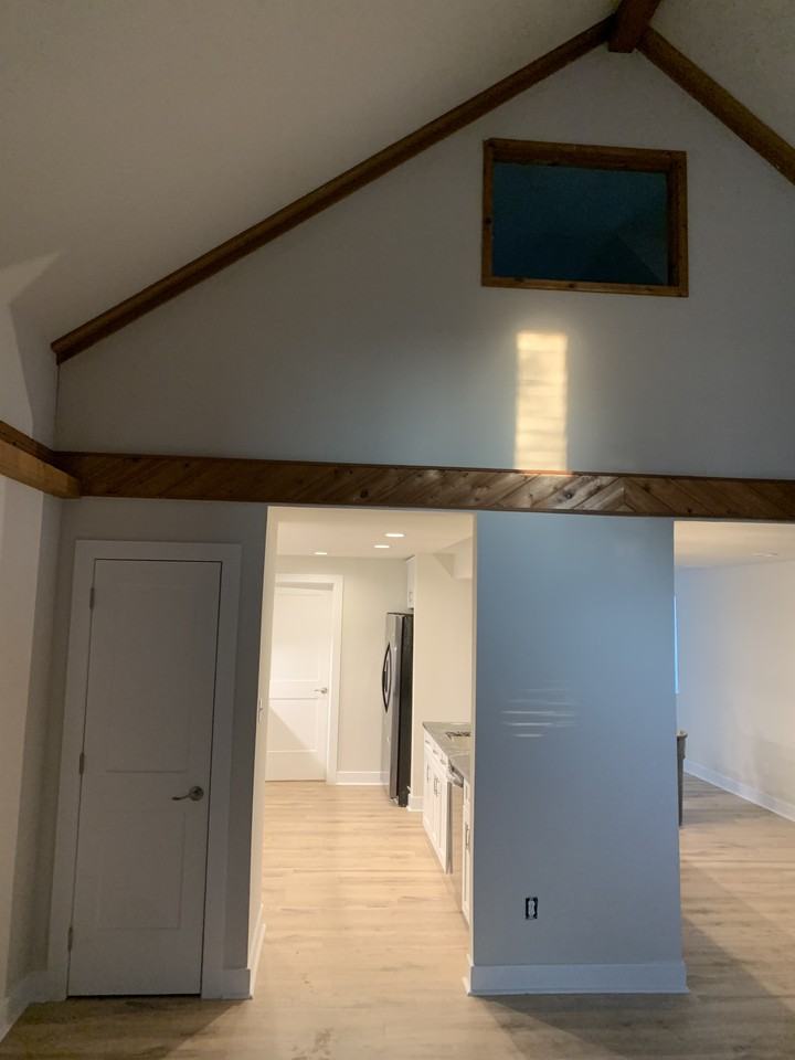 601 Bridge St #B - Photo 4 of 27