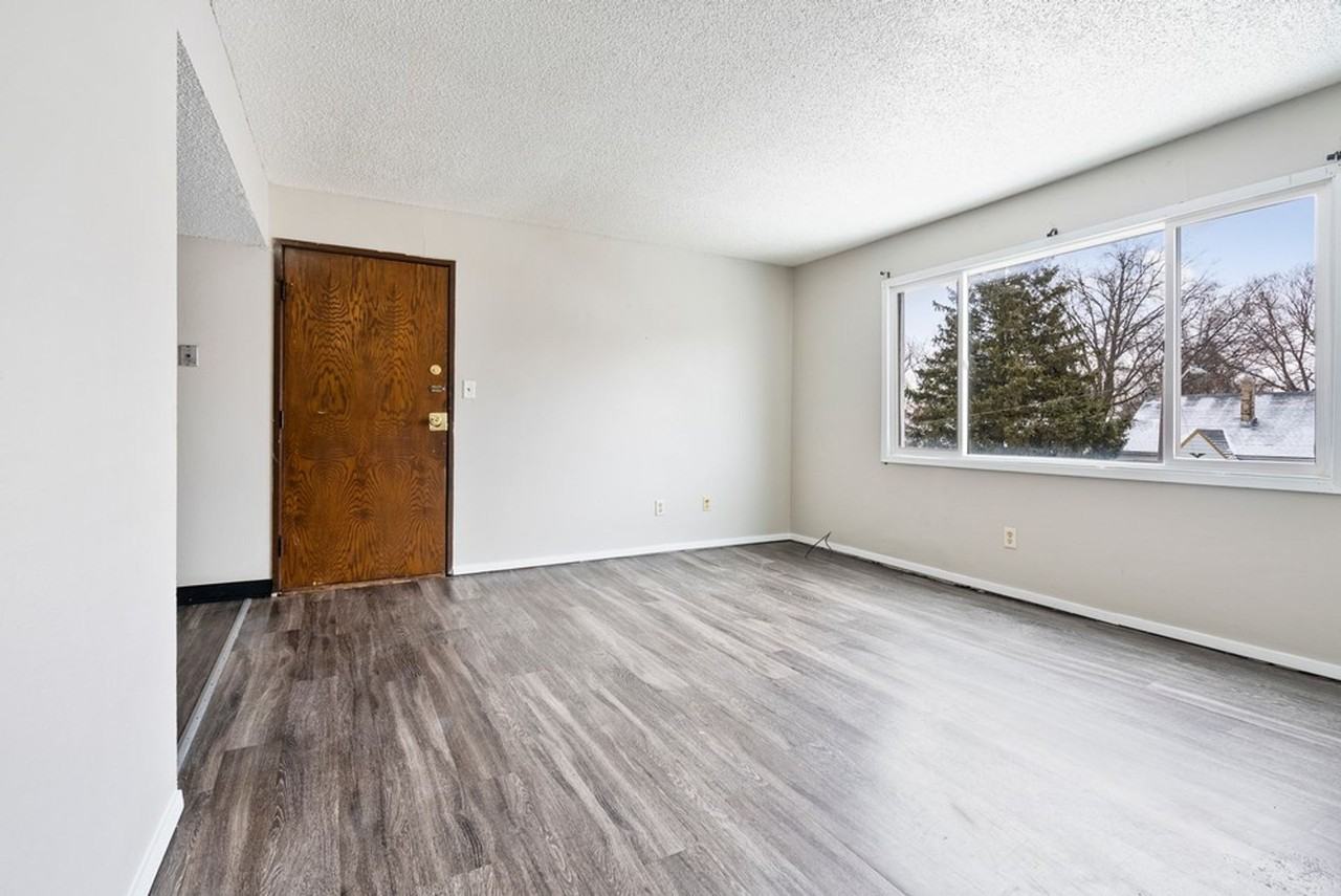 Leavitt Park Apartments - Photo 2 of 13
