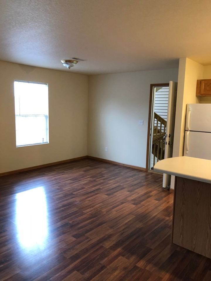 Long Beach Cove Villa Apartments - Photo 2 of 13