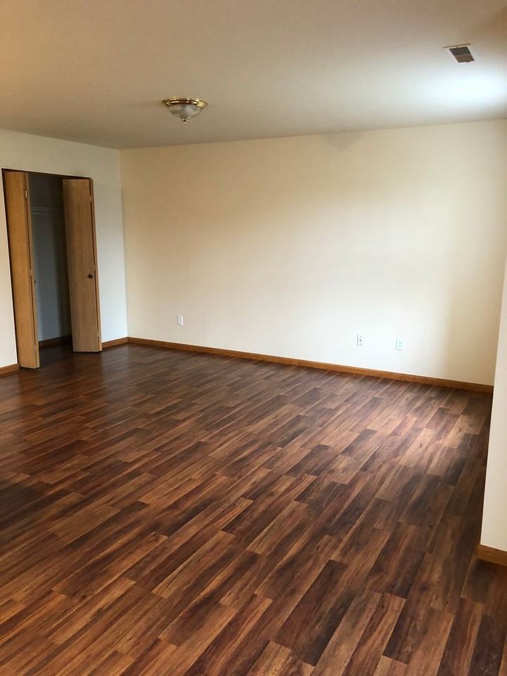 Long Beach Cove Villa Apartments - Photo 3 of 13