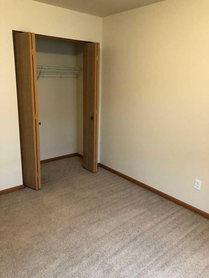 Long Beach Cove Villa Apartments - Photo 7 of 13