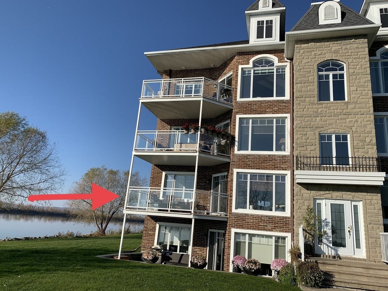 9150 Rue Des Roselières - Photo 2 of 15
