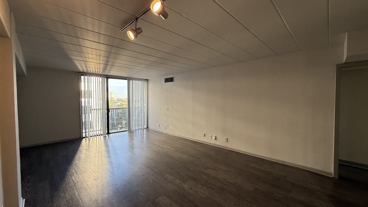 5400 Memorial - 611 #611 - Photo 3 of 35