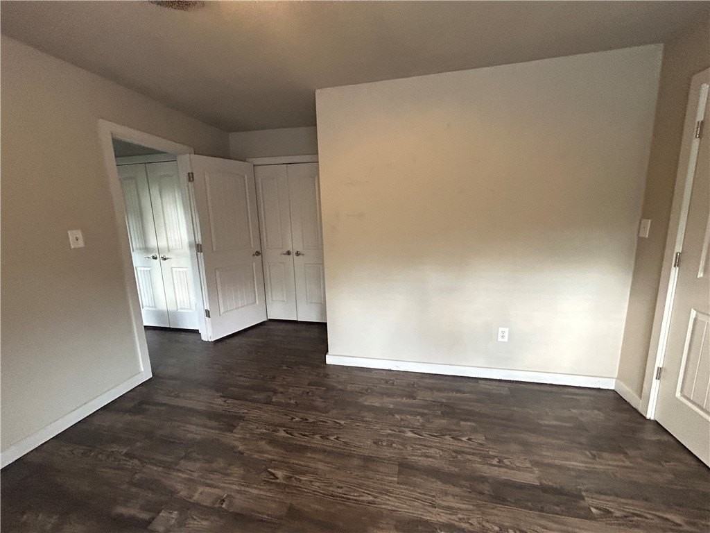 970 N Lewis Ave - Photo 7 of 15