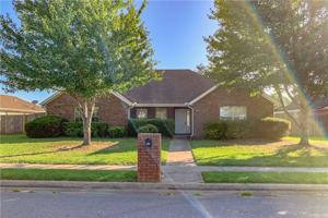 featured image of 714 N Meadowlands Dr