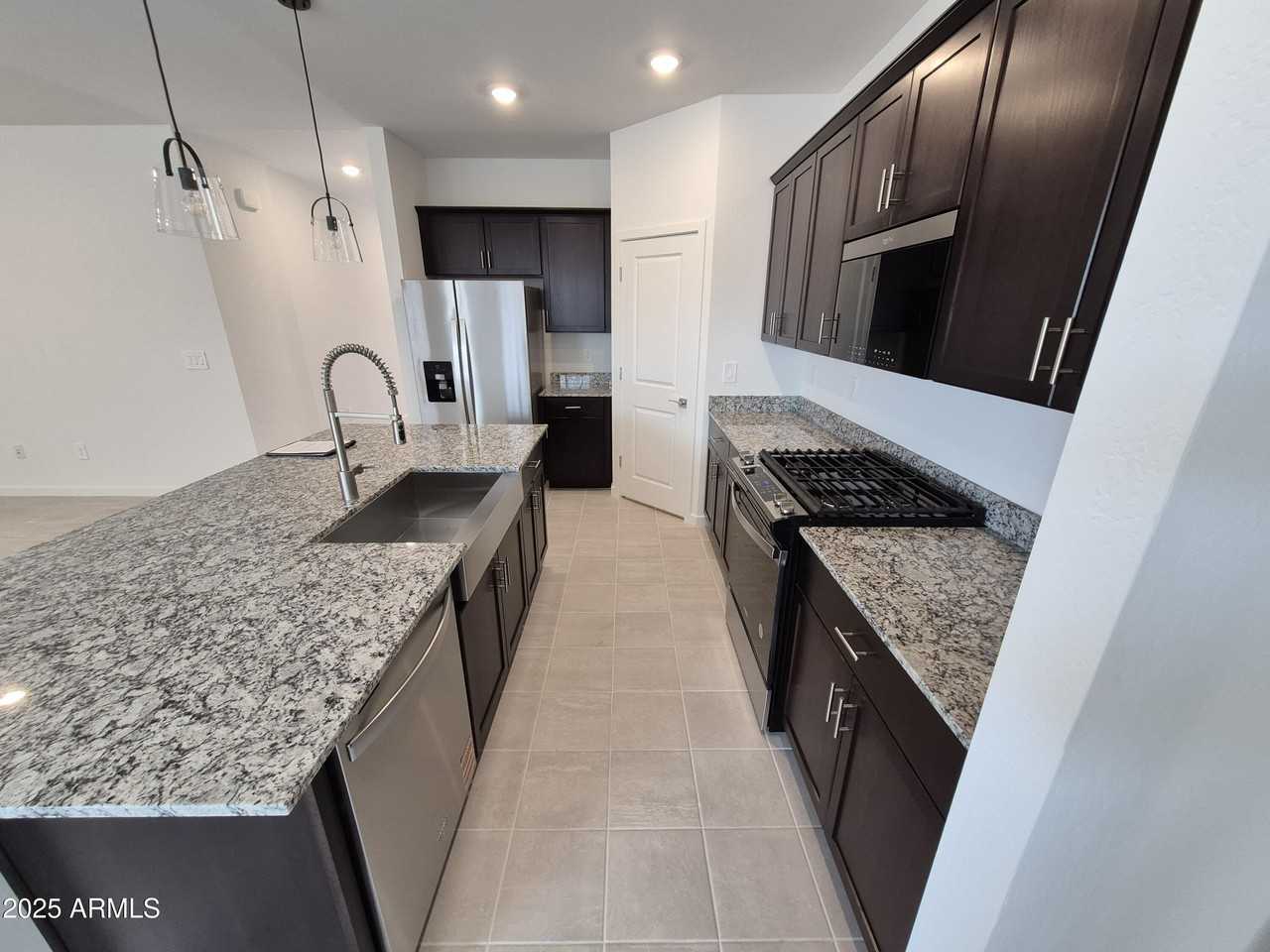 37097 W Prado St - Photo 3 of 11