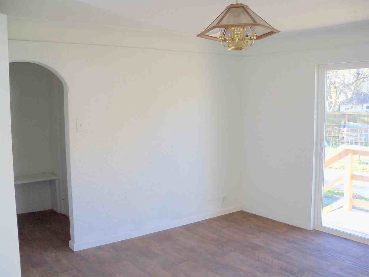 816 1/2 N 18th St #1 - Photo 3 of 7