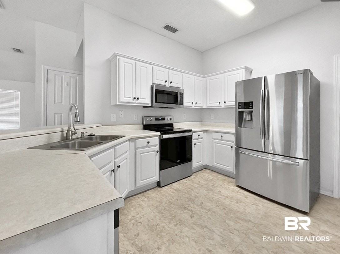 154 Cypress Ln - Photo 4 of 10