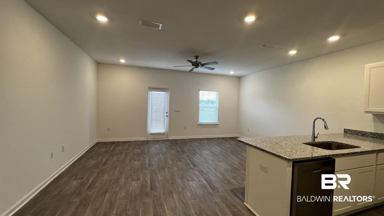 12775 Philadelphia Blvd #6 - Photo 3 of 15