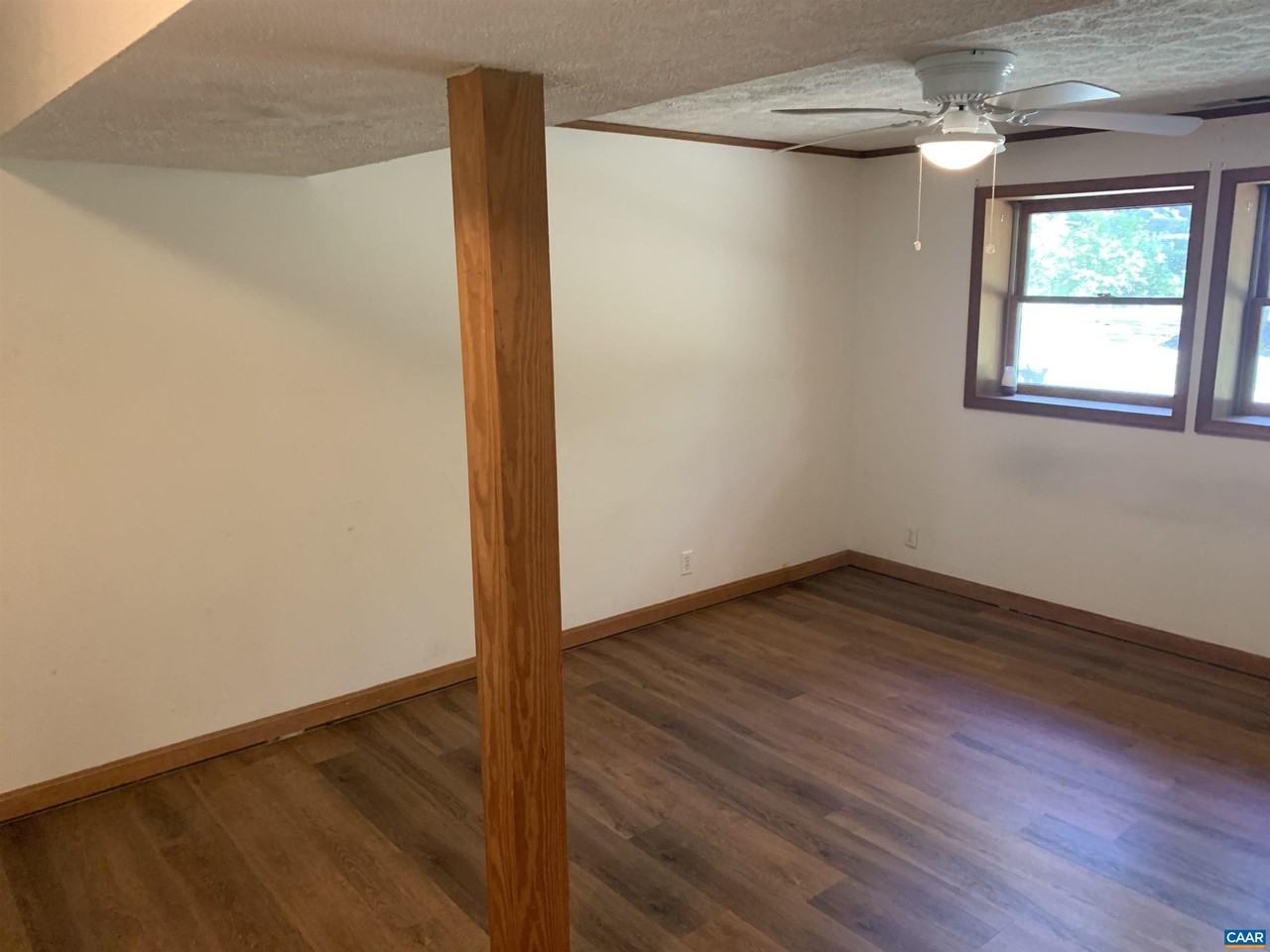 103 Cloverhill Ct - Photo 6 of 27