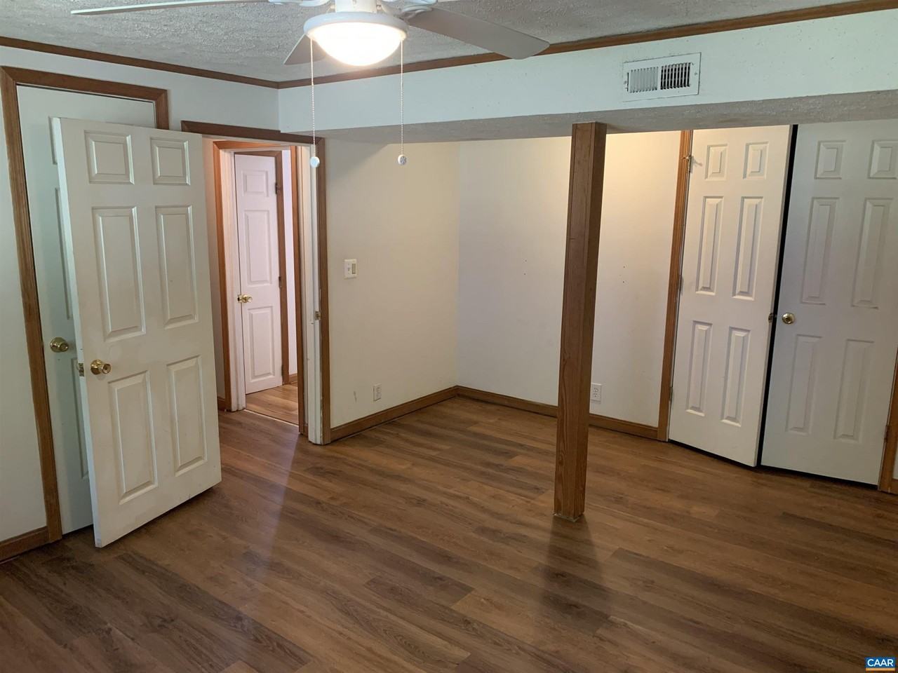 103 Cloverhill Ct - Photo 7 of 27