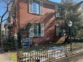 featured image of 1417 Center St #4