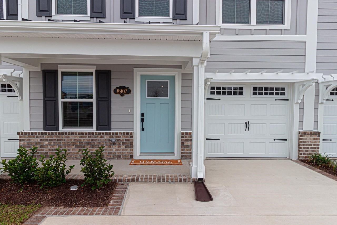 8907 Hudson Ln - Photo 5 of 40