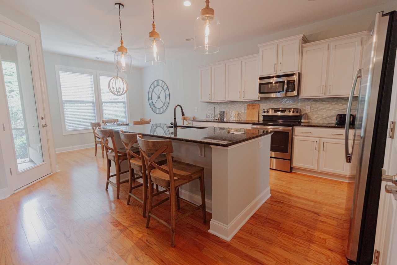 2402 Via Palma Dr - Photo 5 of 30