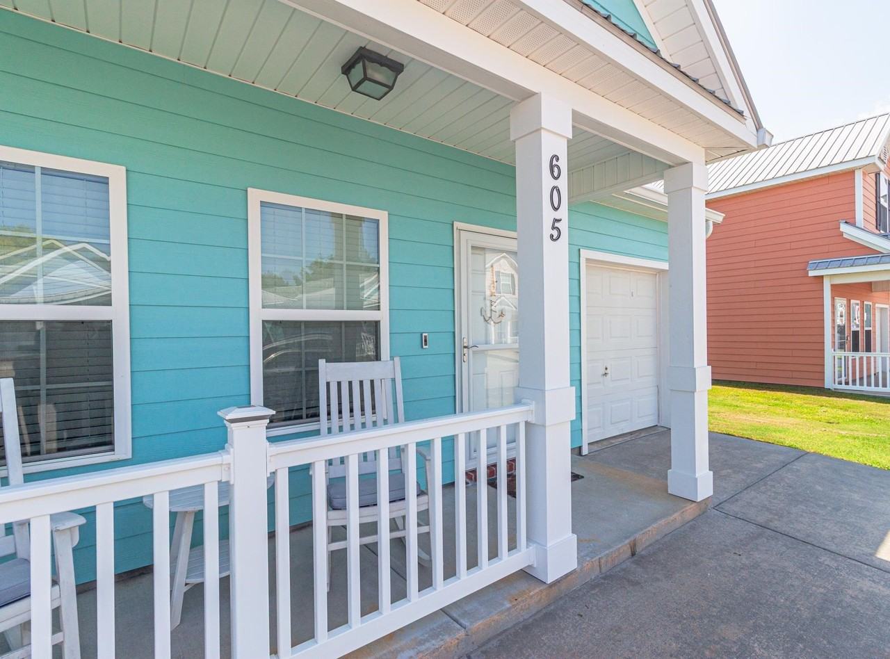 605 Surfsong Way - Photo 3 of 26