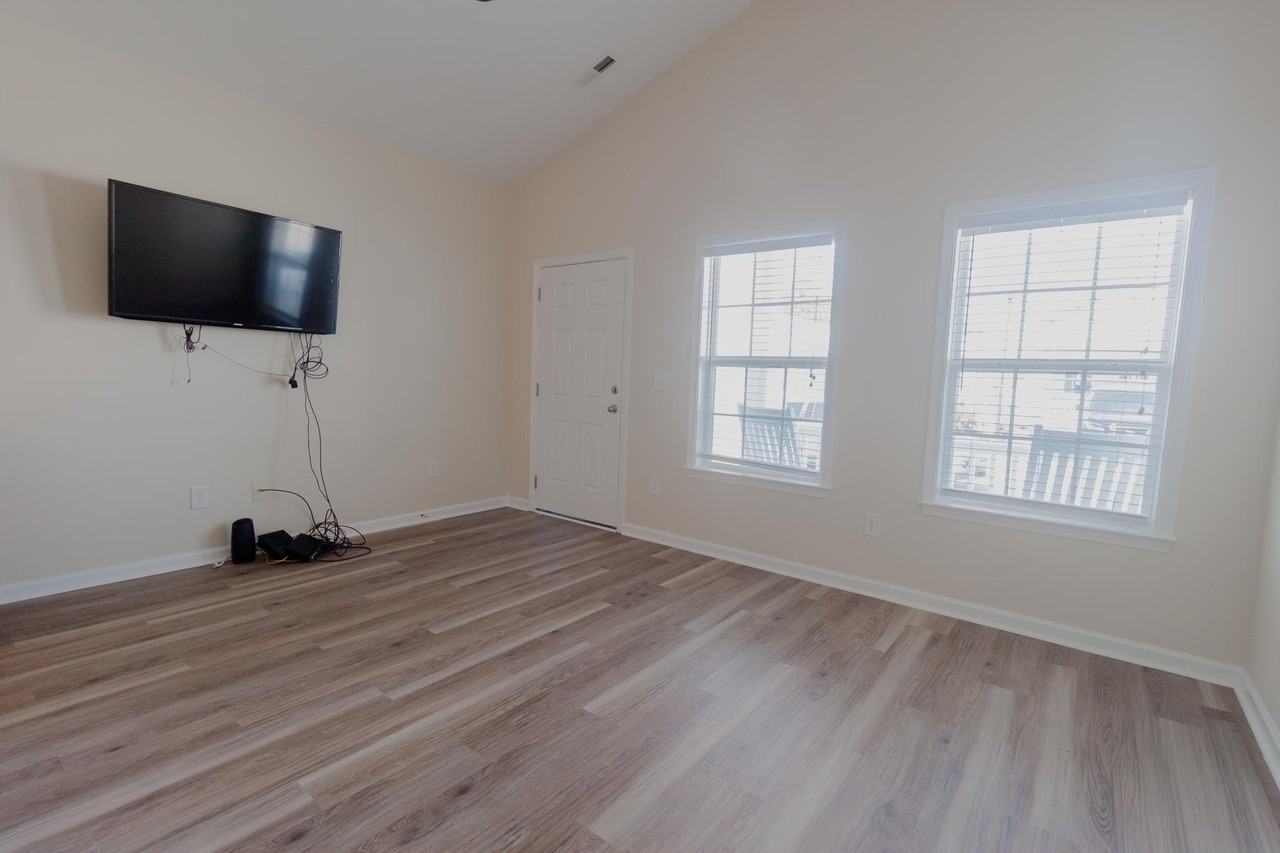 605 Surfsong Way - Photo 4 of 26