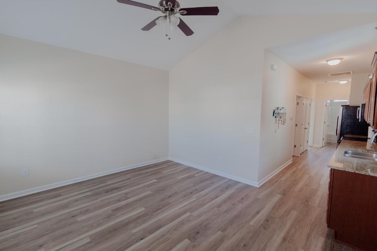 605 Surfsong Way - Photo 5 of 26