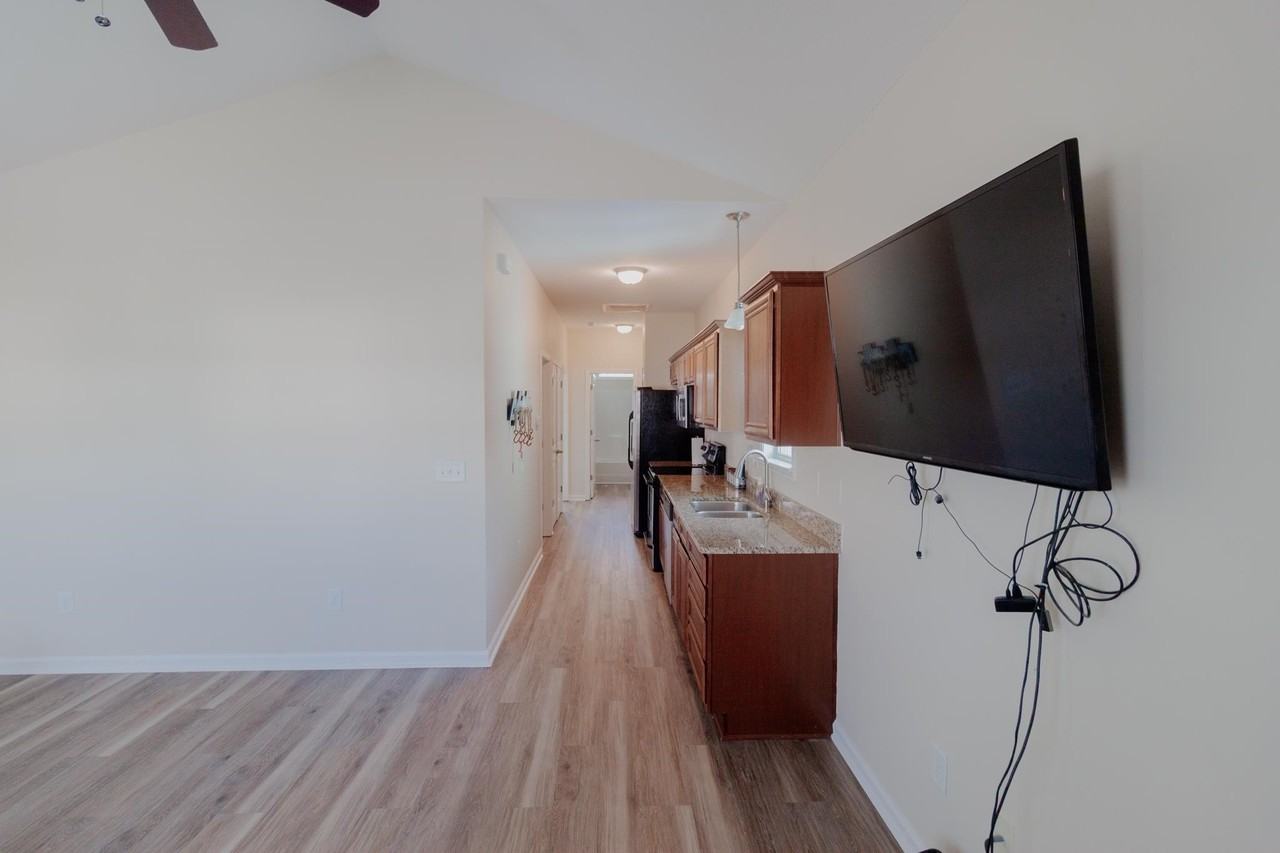 605 Surfsong Way - Photo 6 of 26
