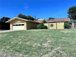 featured image of 114 E Janin Cir