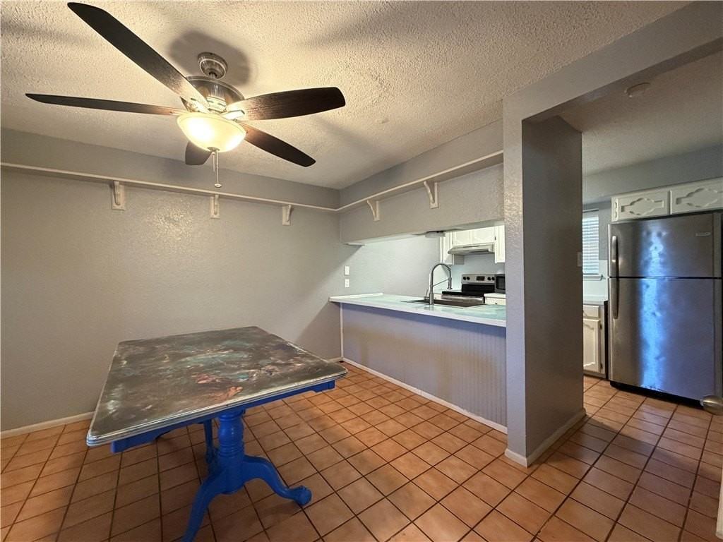 2825 Vancouver Dr - Photo 4 of 28